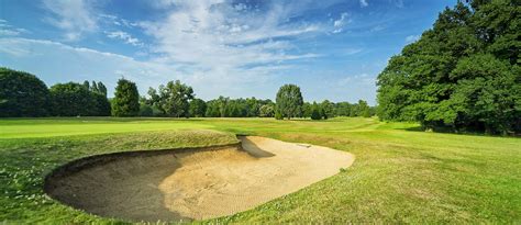 golf driving range in maidstone.